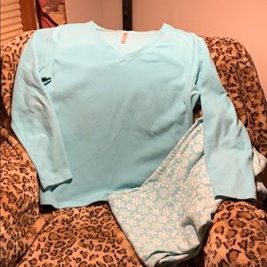 ❤️Gillian & OMalley Fleece Pajama Set!